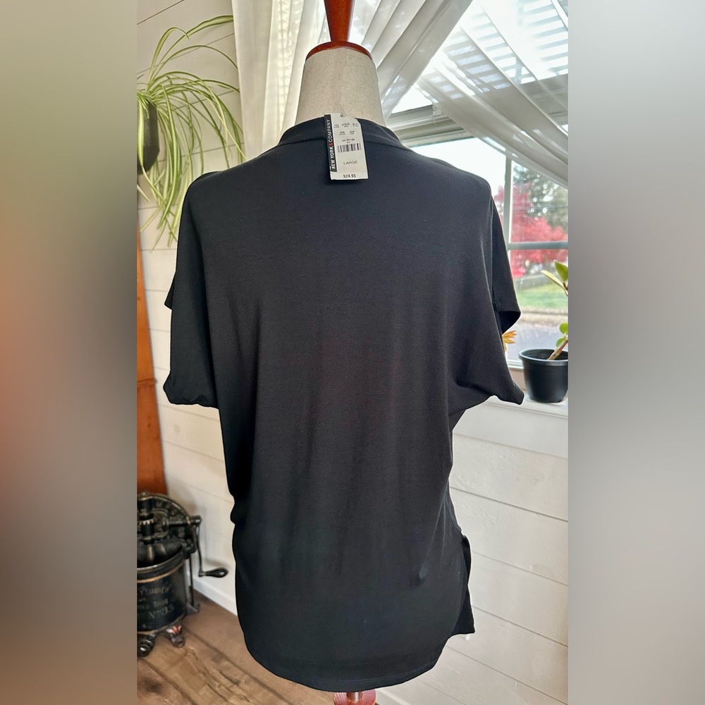 NWT! NEW YORK & COMPANY BLACK TOP
SIZE: LARGE - Picture 4 of 6